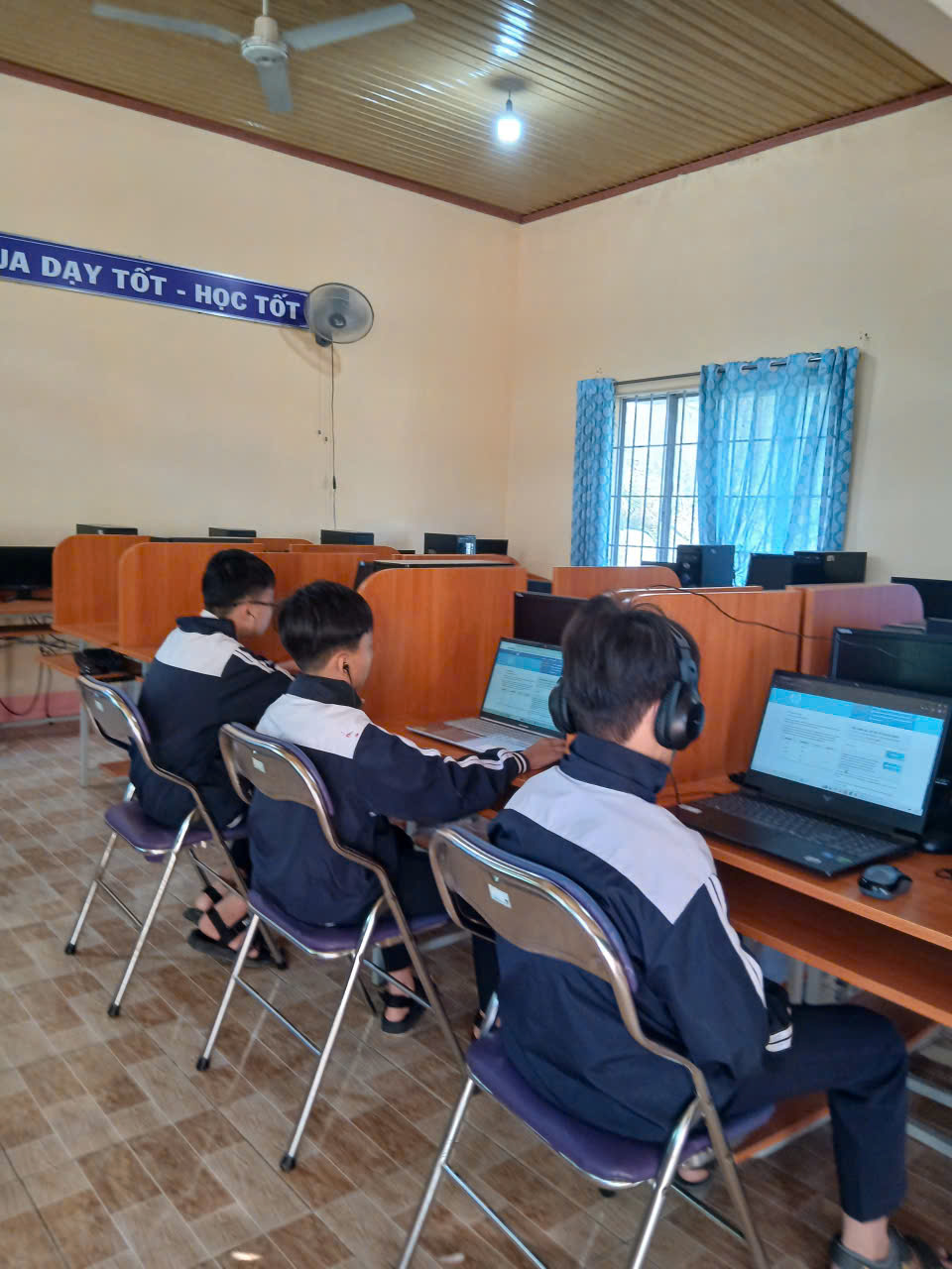 z7689680659478 ee729ef4b656514a13ee07f381359ee7